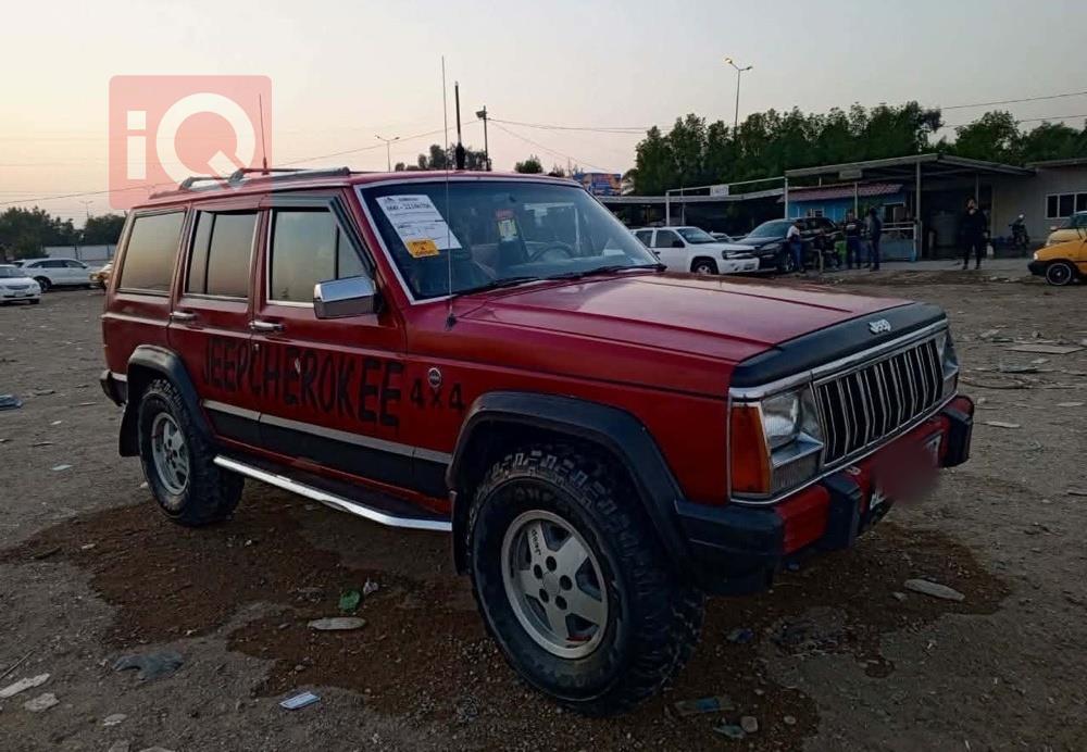 جیپ گراند شیرۆکی